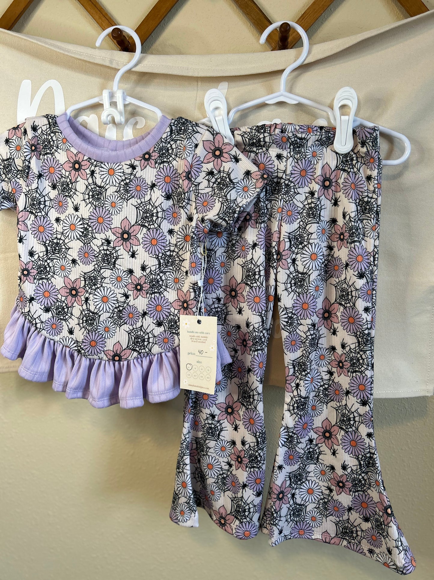 2T Jasmine top & flares